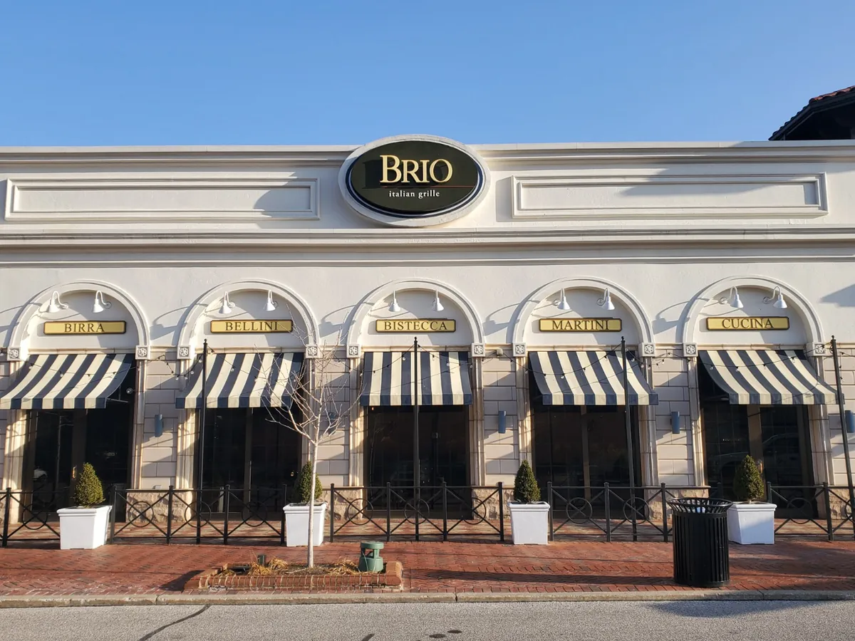 Brio Italian Grille awnings along the facade