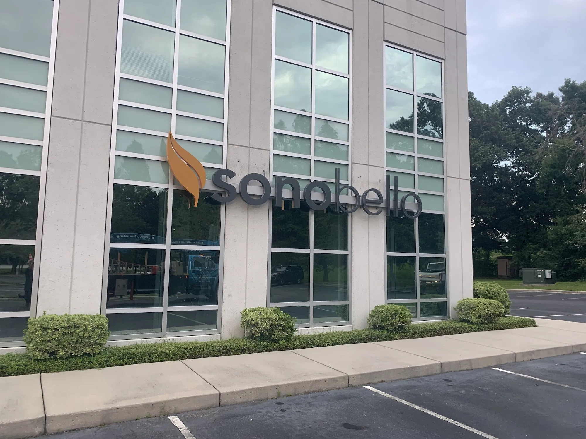 Building mounted signage on a multi location commercial site
