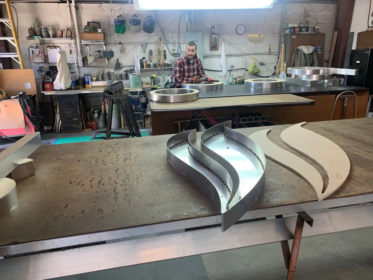 Custom Sign Installation and Manufacturing for Multi-Site Projects